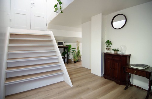 Spaarndammer en Zeeheldenbuurt Boat Rental | Bright & Spacious Studio @ eco houseboat!
