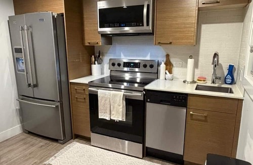 Sunset Apartment | Bright & Spacious | Private |Clean | A/C | WiFi