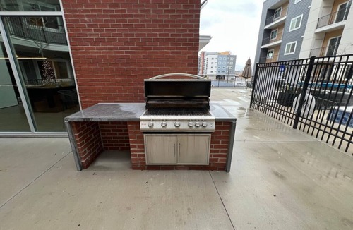 Draper Apartment | Bright Spacious Tropical 2bd 2ba