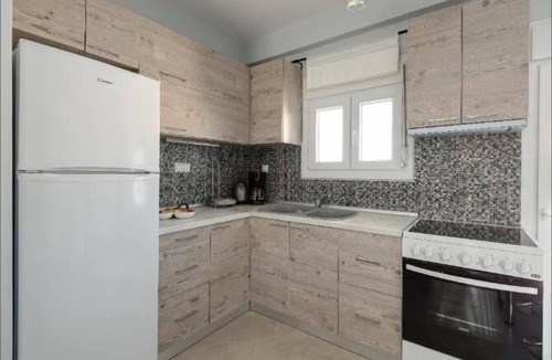 Ampelokipoi-Menemeni Apartment | Bright Spacious Two-Bedroom Apartment