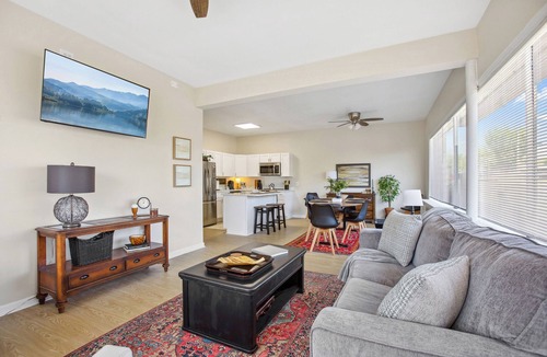 Old Town Fredericksburg Apartment | Bright & spacious apartment with room for 6 in the heart of downtown