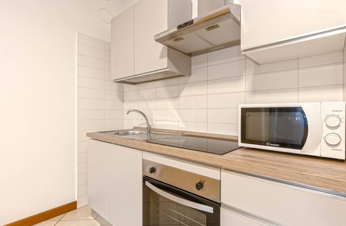 Bergamo Apartment | Bright Studio Apartment with Private Garden