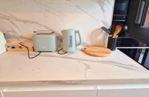 Coubron Apartment | Bright studio apartment near the forest in a secure residence Pets welcome