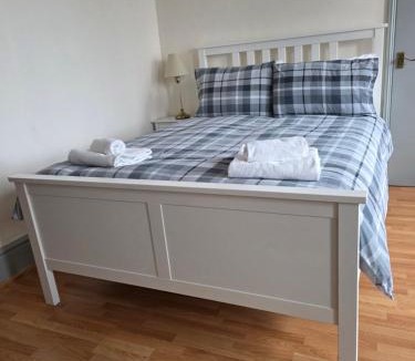 Highgate Apartment | Bright studio apartment