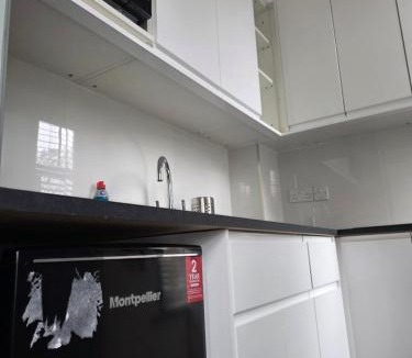 Highgate Apartment | Bright studio apartment