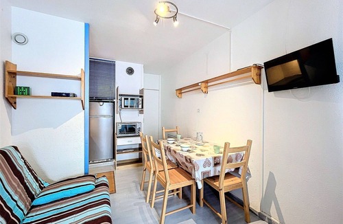 Le Corbier Apartment | Bright studio at the foot of the slopes with balcony