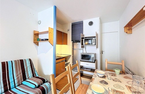 Le Corbier Apartment | Bright studio at the foot of the slopes with balcony