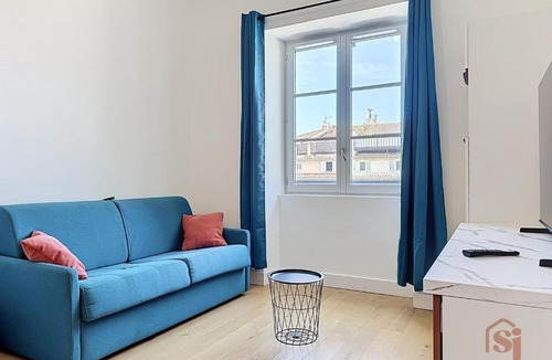 Opera Apartment | Bright Studio Flat - City Center - AirConditioning