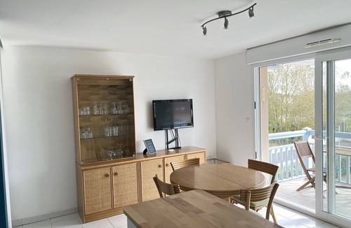 Stella-Plage Apartment | Bright studio near beach, pets allowed, private parking