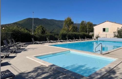 Montbrun-les-Bains Apartment | Bright studio with balcony