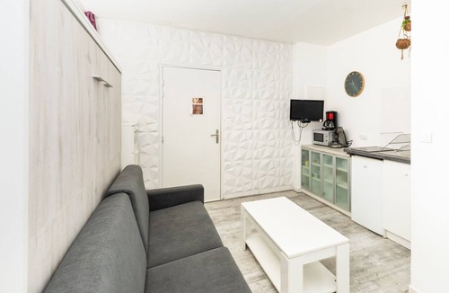 Les Arceaux Apartment | Bright studio