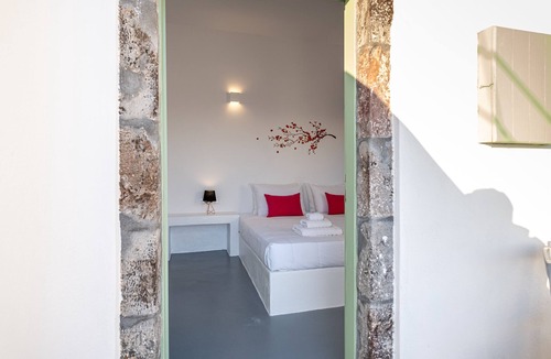 Pyrgos Apartment | Bright Studio with a view