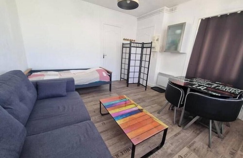 Saint-Aventin Apartment | Bright studio ideally located in Lourdes