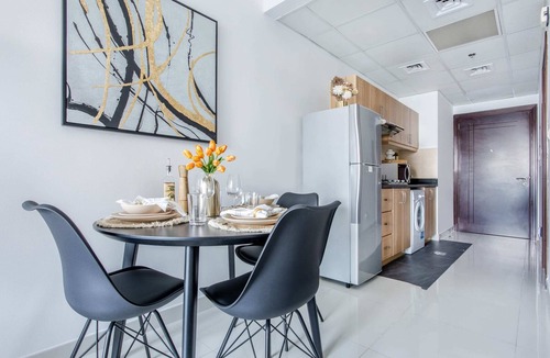 Dubai Sports City Apartment | Bright Studio in Dubai Sports City!