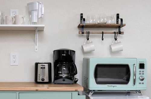 Westlake Apartment | Bright studio in lovely Los Angeles with cool AC