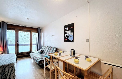Le Corbier Apartment | Bright studio in the center with balcony