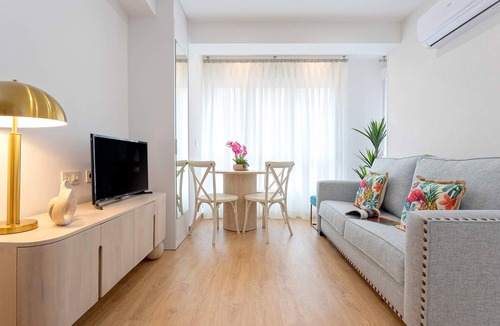 Granada City Center Apartment | Bright studio in the heart of Granada. Santo Cristo I