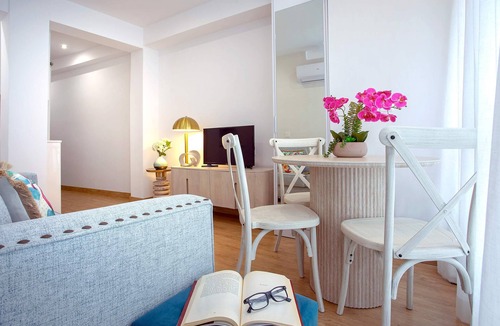 Granada City Center Apartment | Bright studio in the heart of Granada. Santo Cristo I