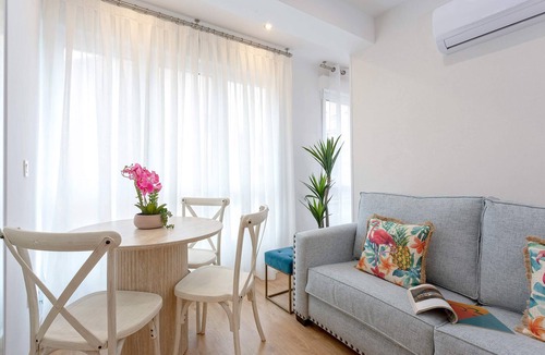 Granada City Center Apartment | Bright studio in the heart of Granada. Santo Cristo I