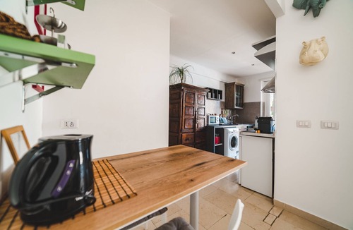 Quartiere XI Portuense Apartment | Bright studio in Trastevere/ponte Testaccio
