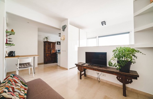 Quartiere XI Portuense Apartment | Bright studio in Trastevere/ponte Testaccio
