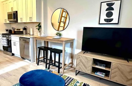 Stockton Apartment | Bright Studio Near Downtown/Padre’s/Airport/Beach
