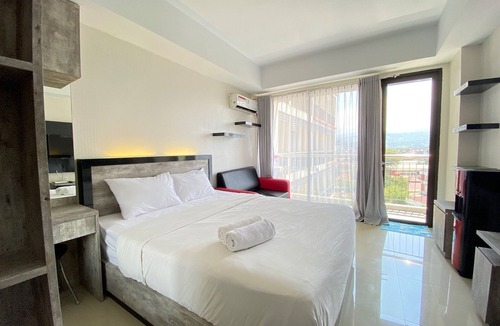 Hegarmanah Apartment | Bright Studio Room at Beverly Dago Apartment