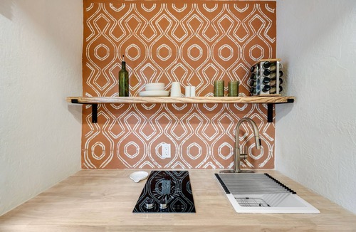 Manitou Springs House | Bright Studio in Manitou Springs, Walk Downtown