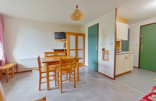 Les Rousses Apartment | Bright studio with loggia in Les Rousses