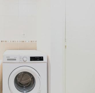 Gorge de Loup Apartment | Bright studio with garage - Valmy District