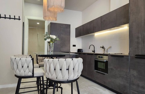 Quatre Carreres Apartment | Bright studio with Wi-Fi and air conditioning in Valencia