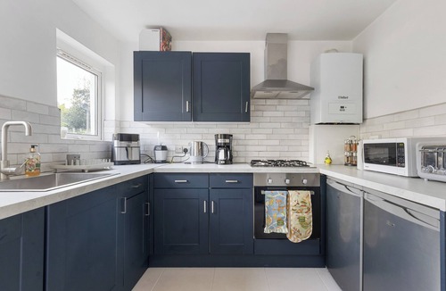 Wandsworth Apartment | Bright & Stylish 1BR Flat Near Clapham Junction