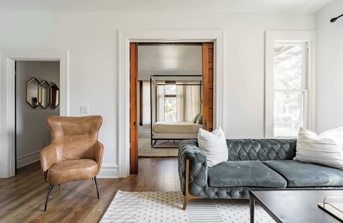 Uptown Apartment | Bright & Stylish Alphabet District Suite | NW 23rd