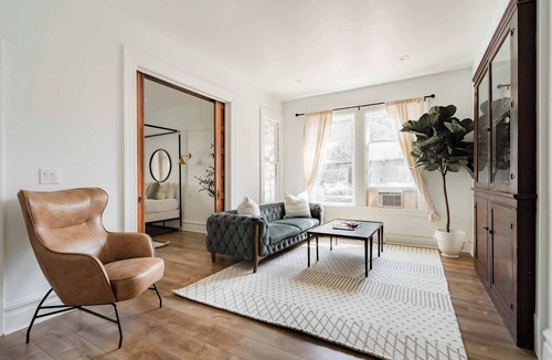 Uptown Apartment | Bright & Stylish Alphabet District Suite | NW 23rd