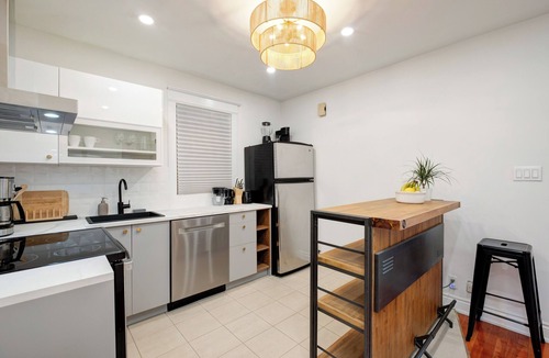 High Park North Apartment | Bright + Stylish Apartment in High Park/Junction