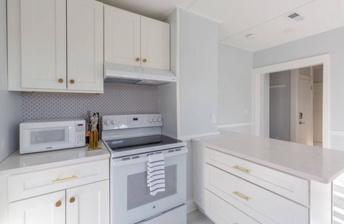 Marblehead House | Bright & Stylish Coastal Retreat in Marblehead Historic Center w Parking!
