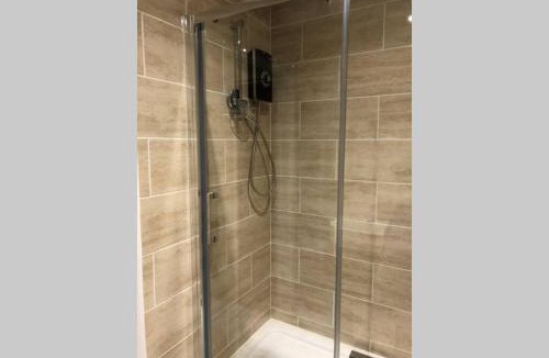 Earley Apartment | Bright, stylish Studio flat with Sky Sports