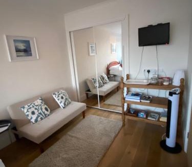 Whitstable House | Bright Suite