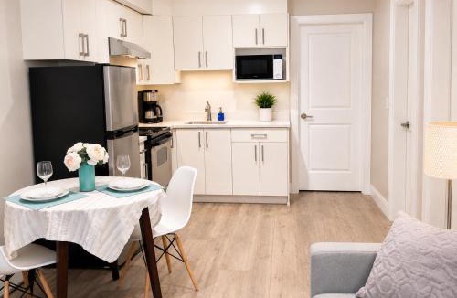 Burnaby Apartment | Bright Suite with parking 30 min to MAJOR INTERNATIONAL SPORTING EVENT skytrain