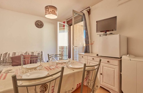 Barbotan-les-Thermes Apartment | Bright T2 in Barbotan with Wifi and pets allowed