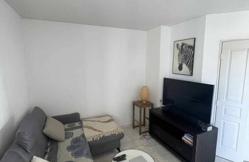 8th Arrondissement Apartment | Bright T2 with 2 balconies & fitted kitchen - Lyon 8, near Monplaisir