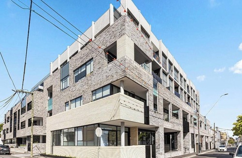 Windsor Apartment | Bright Terrace Unit Next to Chapel St Dining