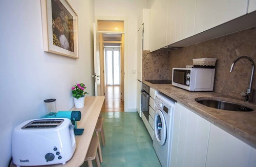 Casal da Ladeira Apartment | Bright traditional apartment with balcony - Flat 1
