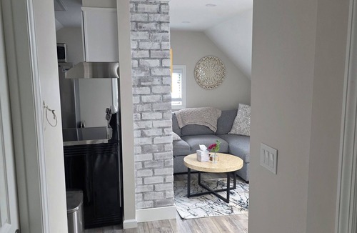 Wantagh Apartment | Bright & Updated 1 BR in the heart of Levittown
