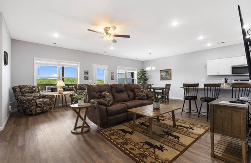 Branson West Condo | Bright Upgraded Decor with Hot Tub, Deck, Arcade, Free Tickets & Onsite Ledgestone Golf