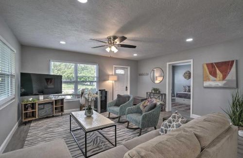 Venice House | Bright Venice Getaway < 1 Mi to Historic Dtwn