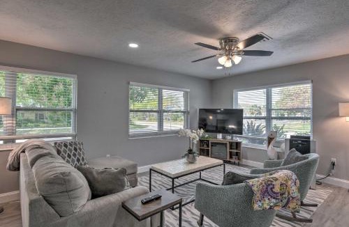 Venice House | Bright Venice Getaway < 1 Mi to Historic Dtwn