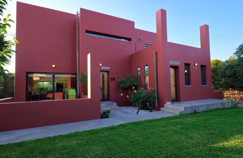 Tsikalaria Villa | Bright villa surrounded by orange trees