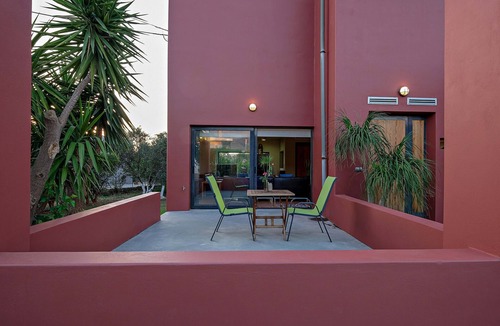 Tsikalaria Villa | Bright villa surrounded by orange trees