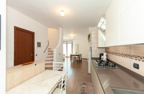 Cesate House | Bright Villa with Balcony and Jacuzzi, Milan Area